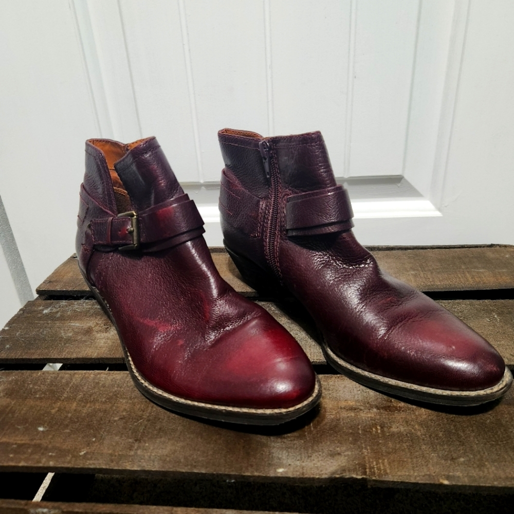 Zodiac boots